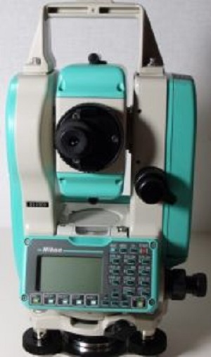 NIKON DTM 352 TOTAL STATION