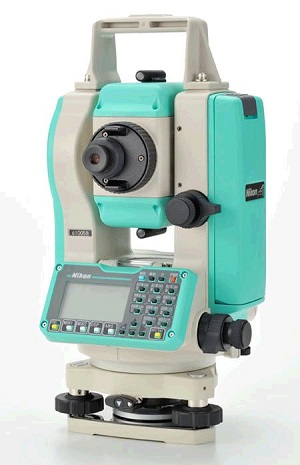 NIKON DTM-520 TOTAL STATION